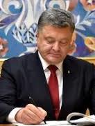 Poroshenko signs law on permits for Ukrainian broadcasting in ATO zone