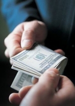 Two officials of Ukrzaliznytsia detained for bribery