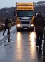 Russian trucks blockade – activists set up roadblocks in Lviv, Rivne and Volyn regions